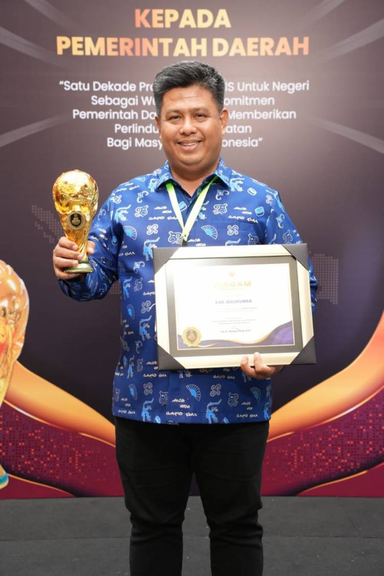 Pemkab Bulukumba Terima UHC   Awards 2024