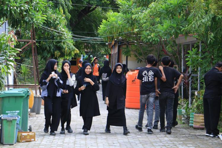 Sambut Hari Jadi Bulukumba, Siswa dan Pegawai Berpakaian Hitam  