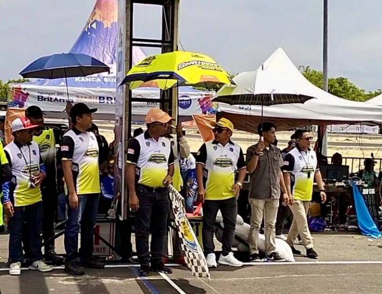 Diikuti 447 Pebalap, Bupati Andi Utta Tutup Bira Prix 2025 di Sirkuit Titik Nol  Tutup Bira Prix 2035, Bupati Andi Utta Ungkap Pembangunan Sirkuit Motocross