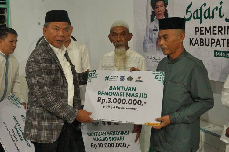 Bupati Andi Utta Awali Safari Ramadan di Rilau Ale, Tarawih di Bontobangun