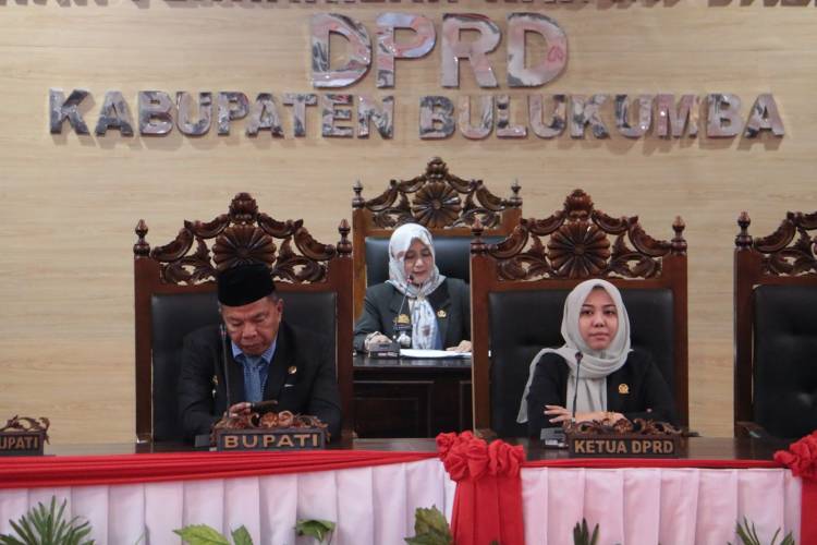 Serahkan LKPJ Bupati 2024 ke DPRD Bulukumba, Andi Utta Minta Semua Elemen Makin Bersinergi