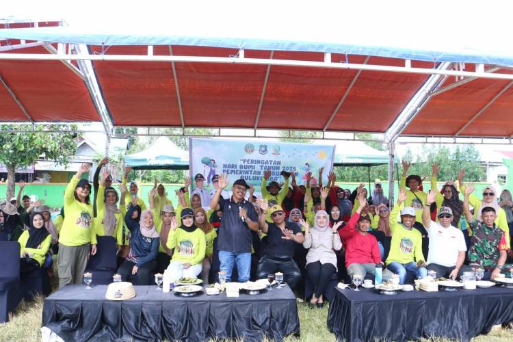 Peringati Hari Bumi, DLHK Bulukumba Tanam Sukun di DAS Balangtieng