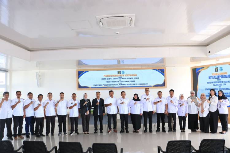 Teken Nota Kesepahaman, Kemenkum Sulsel Serahkan 5 Hak Kekayaan Intelektual Bulukumba