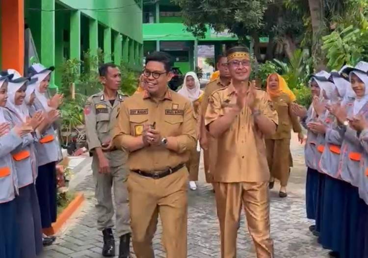 Pimpin Upacara di SMPN 2 Bulukumba, Andi Edy Manaf Tekankan Pentingnya Etika