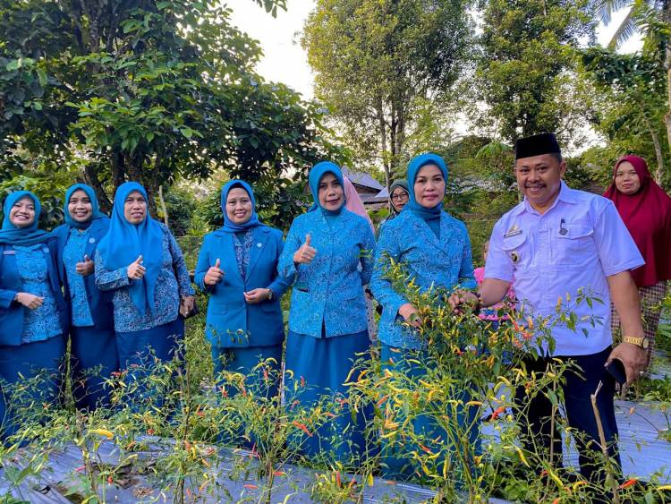 Usai Lantik TP PKK Bulukumpa, Andi Herfida Kunjungi Lokasi Gemoih di Desa Bulo Bulo