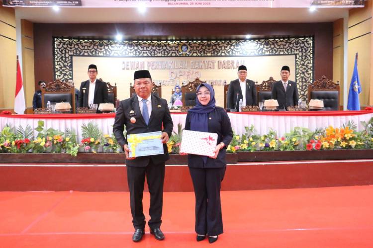 Bupati Andi Utta Serahkan Dua Ranperda ke DPRD Bulukumba