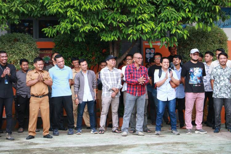 Bupati Andi Utta Tinjau Gerakan Ayah Mengantar Anak Hari Pertama Sekolah di SDN 2 Bulukumba