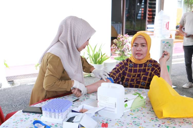 Pastikan Bebas Narkoba, Petugas di Rujab Menjalani Tes Darah dan Urine