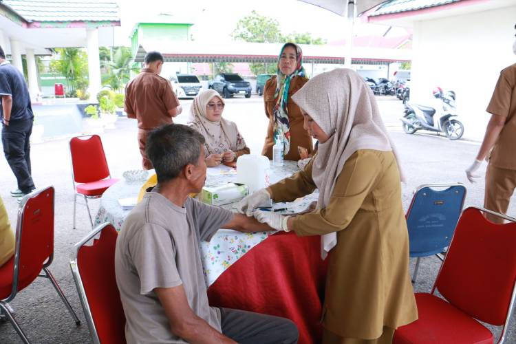 Pastikan Bebas Narkoba, Petugas di Rujab Menjalani Tes Darah dan Urine
