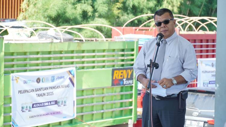 Lepas Bantuan Beras Pemerintah, Bupati Andi Utta Minta Tepat Sasaran