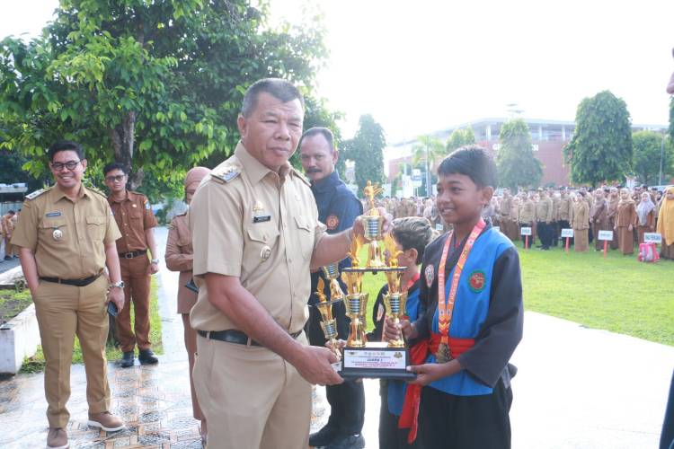 Kembali Harumkan Bulukumba, Jejak Agung Raih Juara Umum 1 Kejurnas Pencak Silat Habibie Championship 1