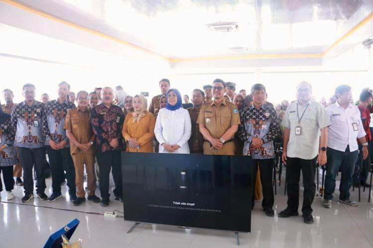 Dihadiri Yuliani Paris, Wabup Edy Manaf Buka Workshop Pengelolaan Keuangan Desa