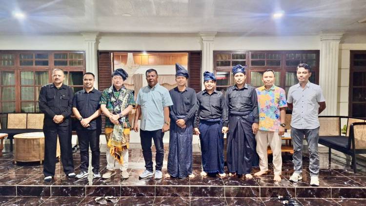 Presiden IDN Los Angeles Amerika Serikat Kagum dengan Budaya Kajang
