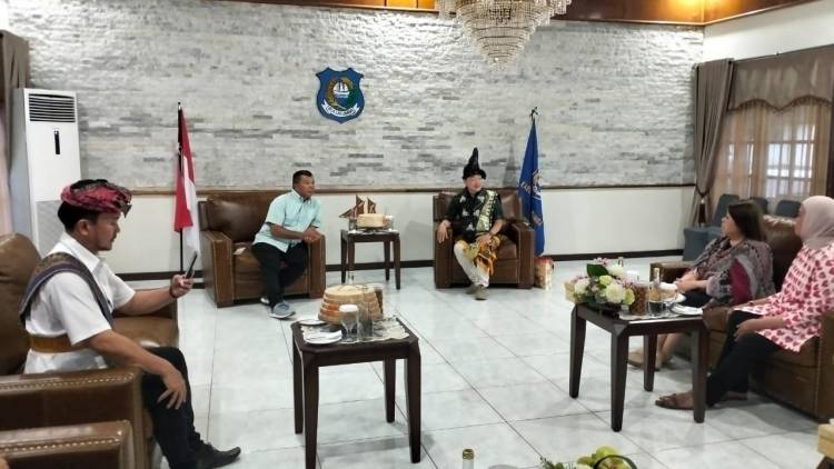 Presiden IDN Los Angeles Amerika Serikat Kagum dengan Budaya Kajang