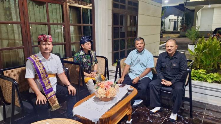 Presiden IDN Los Angeles Amerika Serikat Kagum dengan Budaya Kajang