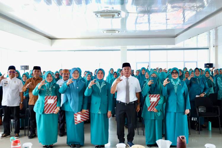 Andi Herfida Lantik Ketua TP PKK Bontobahari, Rilau Ale dan Kindang