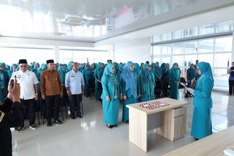 Andi Herfida Lantik Ketua TP PKK Bontobahari, Rilau Ale dan Kindang