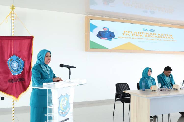 Andi Herfida Lantik Ketua TP PKK Bontobahari, Rilau Ale dan Kindang