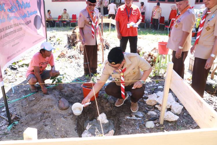 Hari Pramuka, Edy Manaf Letakkan Batu Pertama Pembangunan Mushallah Cikal Bulukumba 