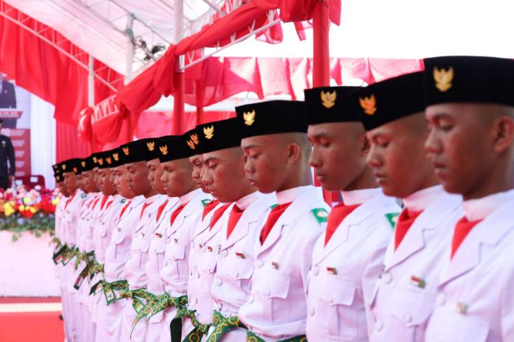 Paskibra Bulukumba Dikukuhkan, Siap Kibarkan Bendera di HUT RI 80