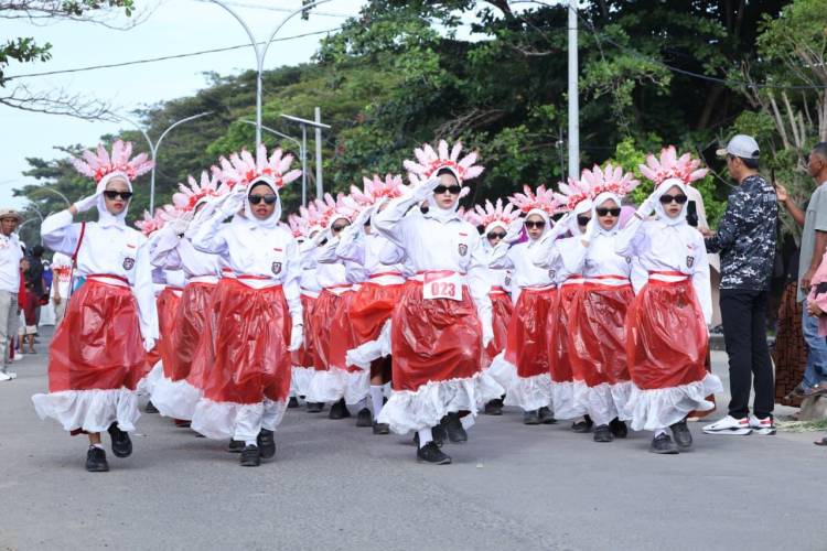 Dilepas Bupati Andi Utta, Gerak Jalan Semarakkan HUT RI ke 80