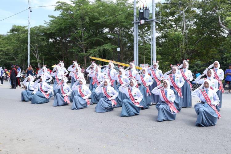 Dilepas Bupati Andi Utta, Gerak Jalan Semarakkan HUT RI ke 80