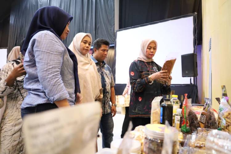 Buka Bimtek Keamanan Pangan, Bupati Andi Utta Minta Produk Pangan Harus Higienis
