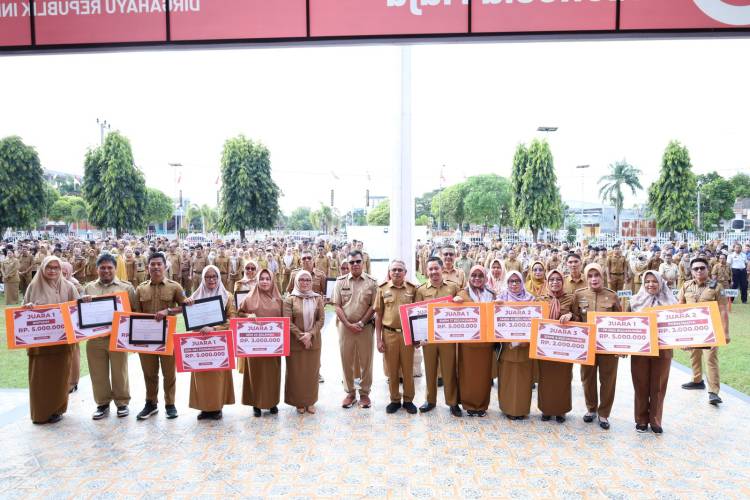 Bupati Andi Utta Serahkan Penghargaan bagi Pemenang Inovasi Daerah