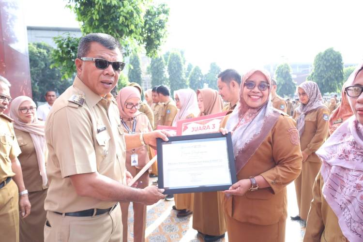 Bupati Andi Utta Serahkan Penghargaan bagi Pemenang Inovasi Daerah