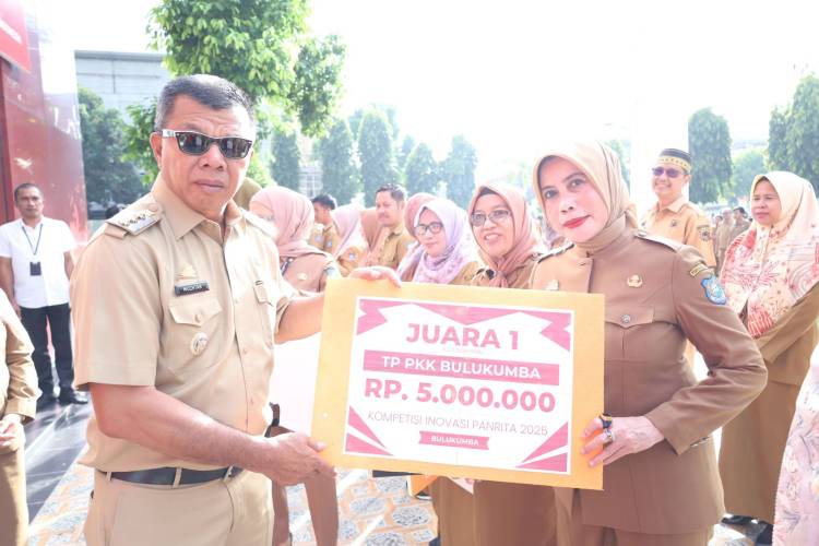 Bupati Andi Utta Serahkan Penghargaan bagi Pemenang Inovasi Daerah