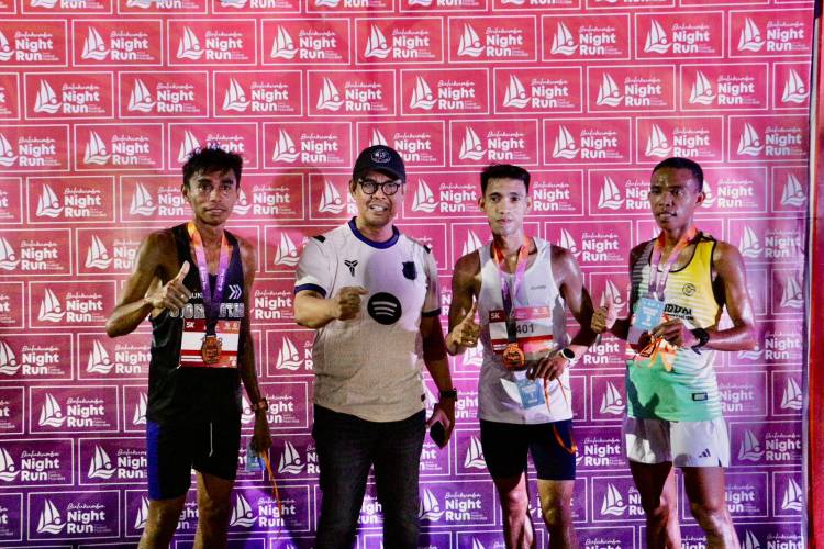 Meriah! Ratusan Peserta Ramaikan Bulukumba Night Run 2025 di Pantai Merpati