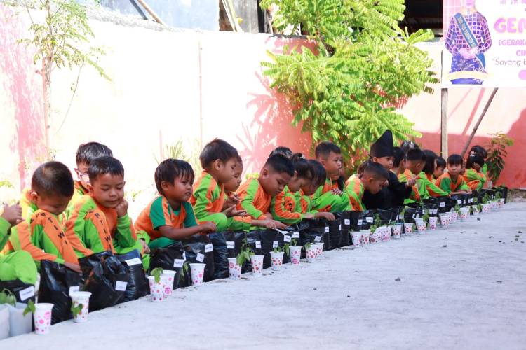 GEMOIH CILIK: Bunda PAUD Bulukumba Ajak Anak Usia Dini Cintai Lingkungan