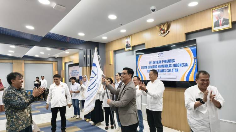 Dilantik Jadi Ketua ISKI Sulsel, Andi Edy Manaf Usung Misi Literasi dan Inklusi Komunikasi