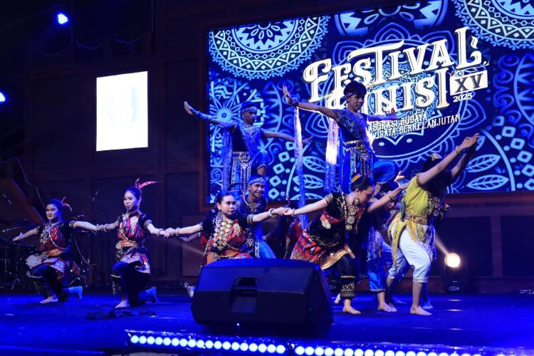 AIA, Chaidir Syam hingga Andi Mahyanto Rajut Kebersamaan di Pantai Merpati Bulukumba 