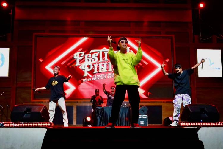 Meriahnya Penutupan Festival Pinisi ke-15, Bupati Andi Utta: Sampai Jumpa Tahun Depan