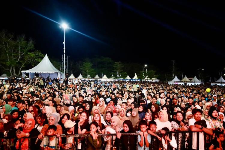 Meriahnya Penutupan Festival Pinisi ke-15, Bupati Andi Utta: Sampai Jumpa Tahun Depan