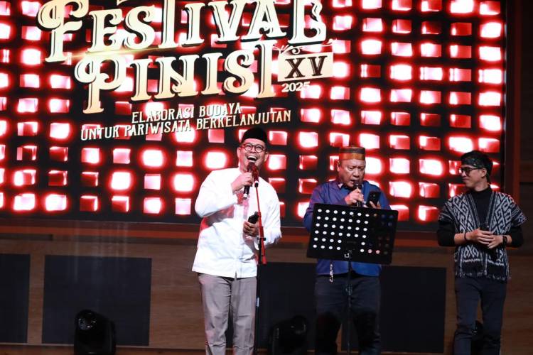 Meriahnya Penutupan Festival Pinisi ke-15, Bupati Andi Utta: Sampai Jumpa Tahun Depan