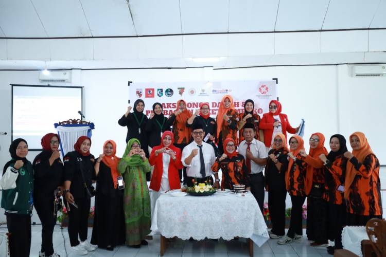 Srikandi PP Bulukumba Gelar Donor Darah dan Bagi Sembako Peringati Sumpah Pemuda dan HUT ke 42