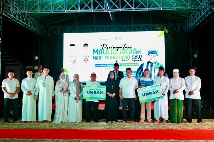 Warga Tumpah Ruah di Maulid Akbar Bulukumba, Hadiah Umrah Diraih Pegawai Inspektorat dan Kesbang