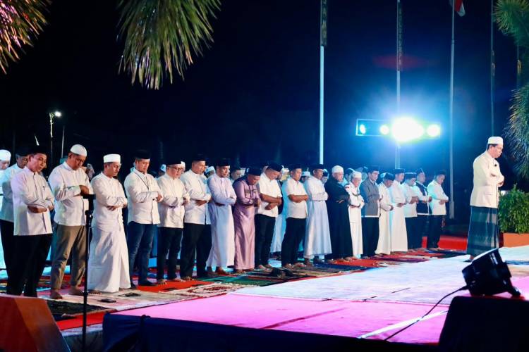 Warga Tumpah Ruah di Maulid Akbar Bulukumba, Hadiah Umrah Diraih Pegawai Inspektorat dan Kesbang