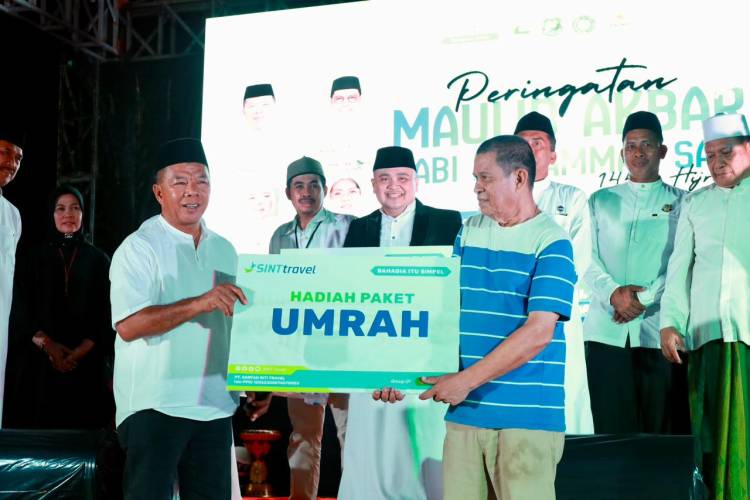 Warga Tumpah Ruah di Maulid Akbar Bulukumba, Hadiah Umrah Diraih Pegawai Inspektorat dan Kesbang