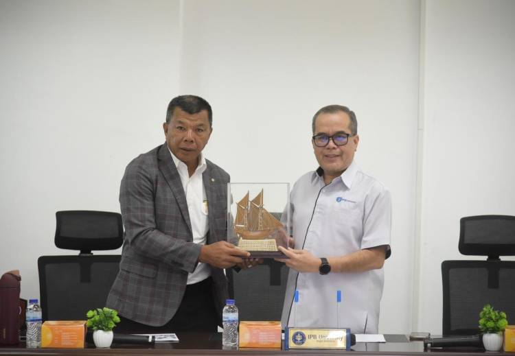 Dorong Inovasi Pertanian dan Riset Kelautan, Bupati Andi Utta Teken Kerjasama IPB University