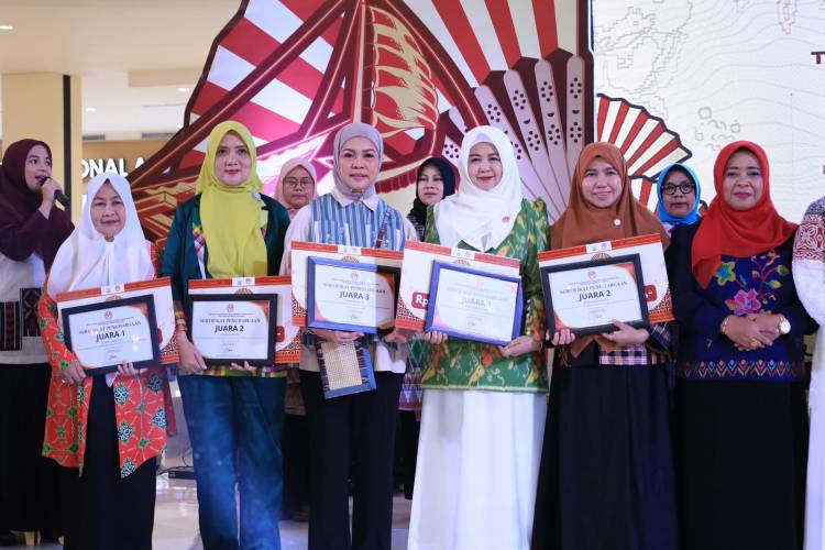 Bulukumba Raih Tiga Juara pada Expo Kreatif Andalan Dekranasda Sulsel 2025