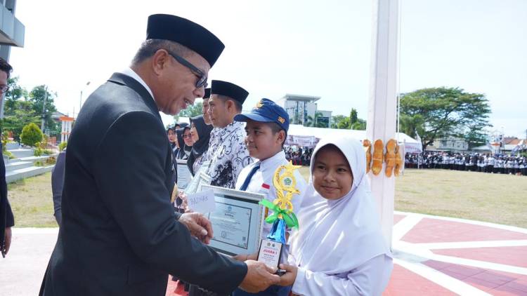HUT PGRI, Bupati Andi Utta Luncurkan Koperasi Lentera Merah Putih
