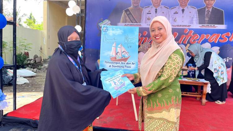 Buku “Petualangan Ara dan Ari” Warnai Festival Literasi Bulukumba