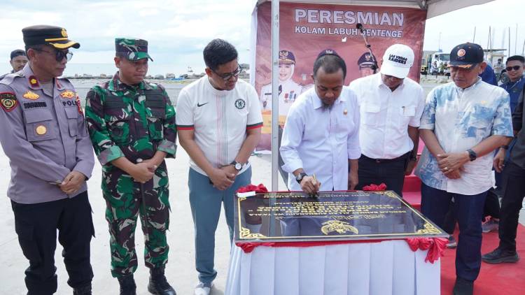 Gubernur Andi Sudirman Sulaiman Resmikan Kolam Labuh Bentenge