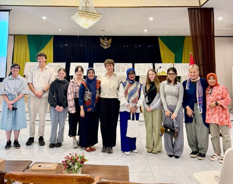 Kadisparpora Bulukumba Puji Kolaborasi Riset Arsitektur Vernakular Tana Beru-Bira Bersama Kampus Australia