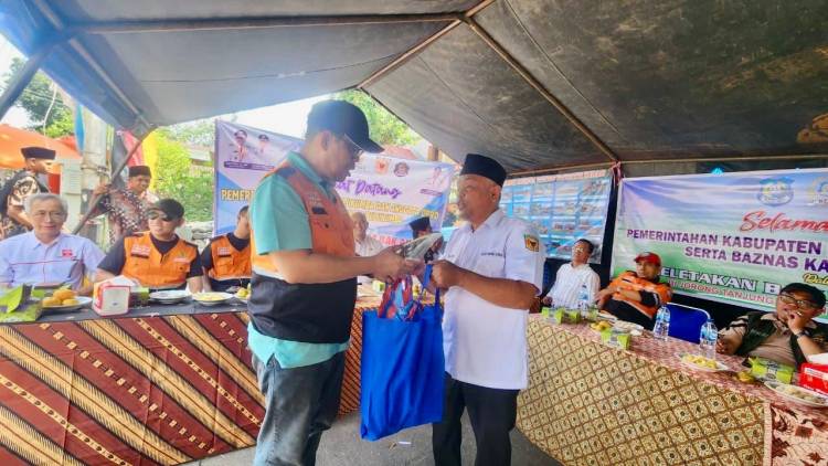 Wabup dan BAZNAS Bulukumba Serahkan Langsung Bantuan di Lokasi Bencana Sumatera
