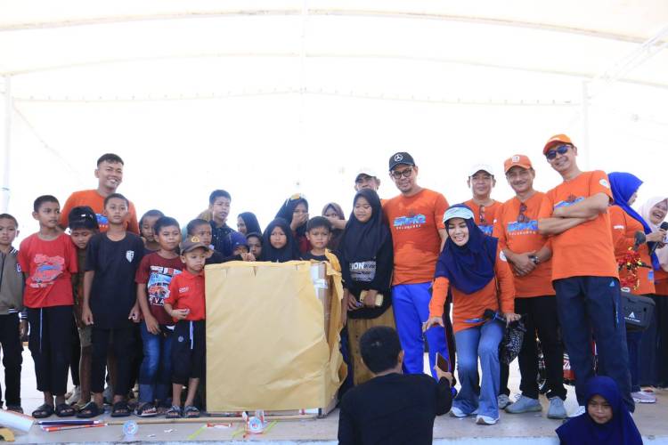 Hadiah Fun Walk IKA SMPN 2 Bulukumba Diberikan kepada Anak Panti Asuhan