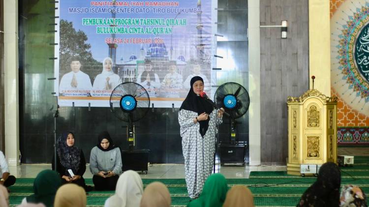 Herfida Muchtar Buka Tahsinul Qira’ah Bulukumba Cinta Al-Qur’an di Masjid ICDT